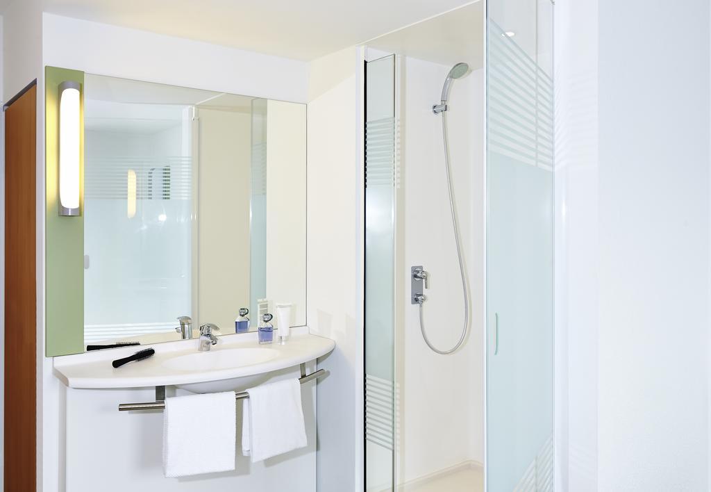 Ibis Budget Basel City Exterior foto